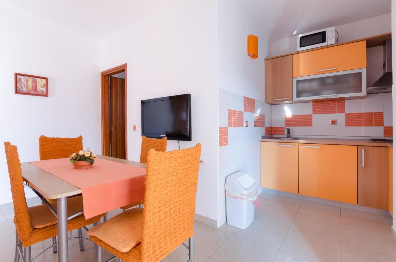 Apartments Helena Lopar Exterior foto