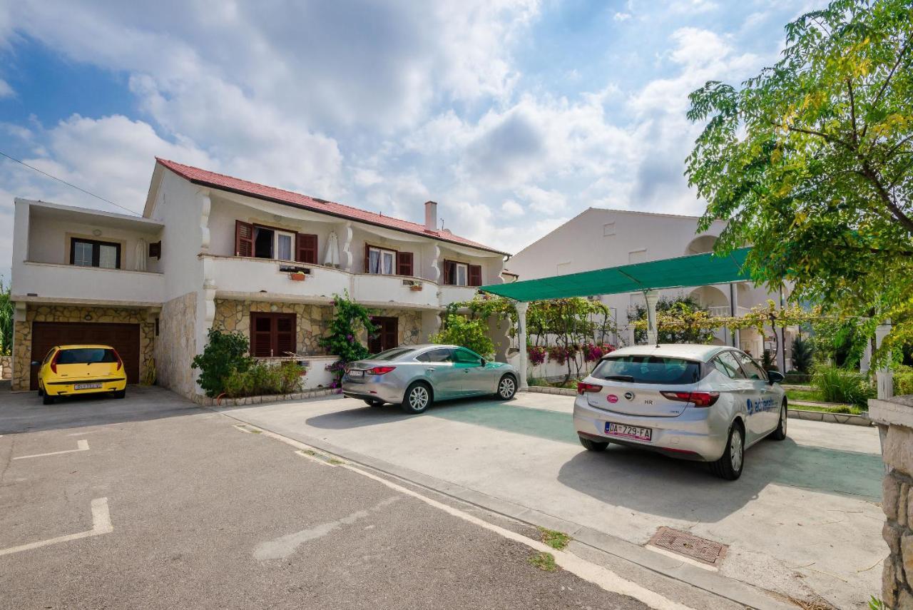 Apartments Helena Lopar Exterior foto