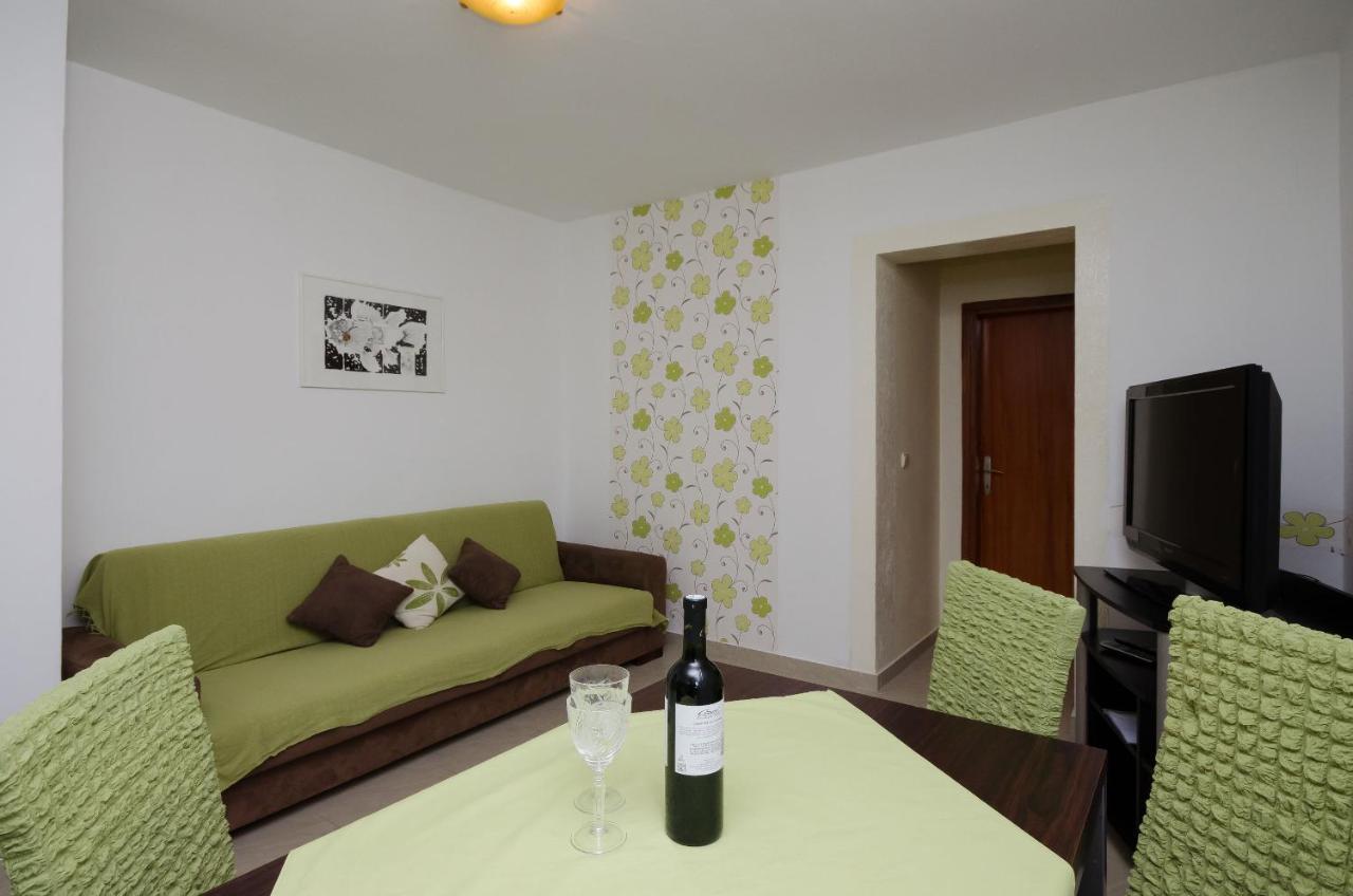 Apartments Helena Lopar Exterior foto