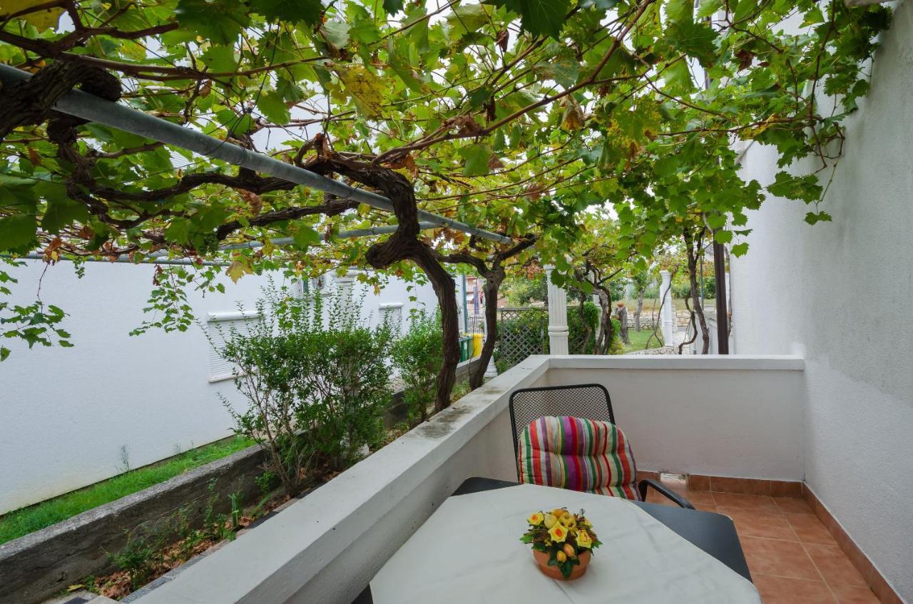 Apartments Helena Lopar Exterior foto
