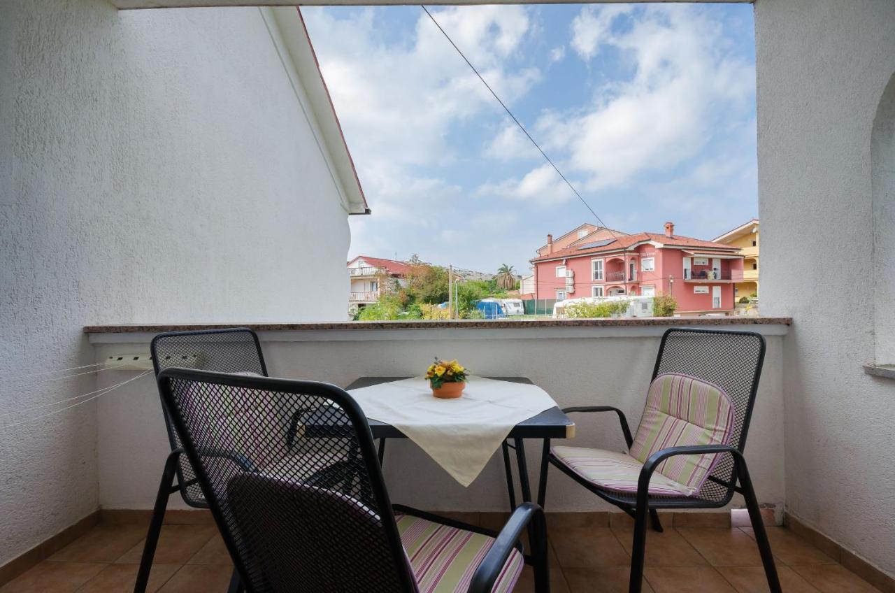 Apartments Helena Lopar Exterior foto