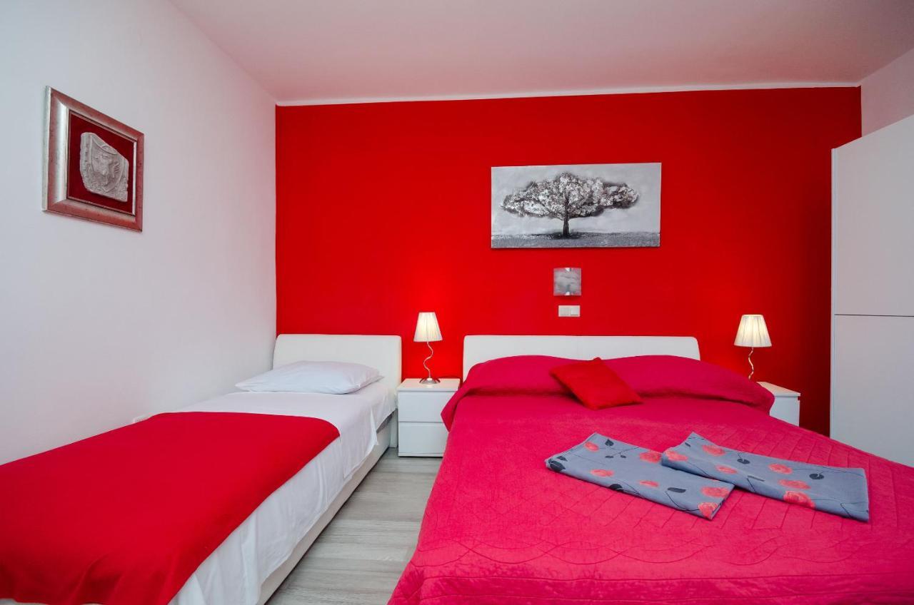 Apartments Helena Lopar Exterior foto